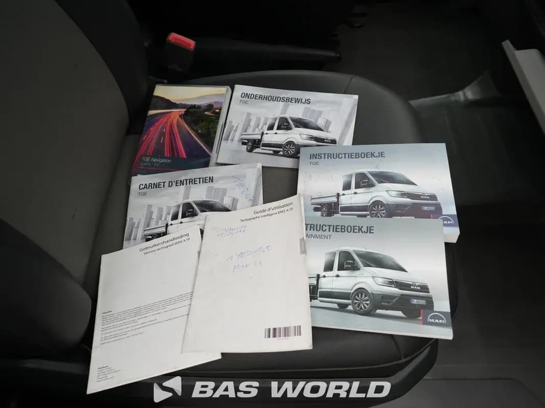 Vehicle media 6