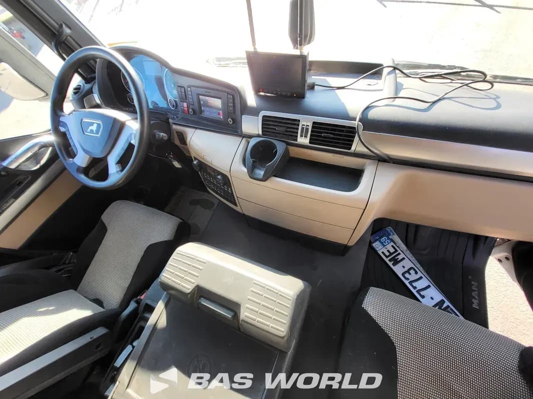 Vehicle media 6