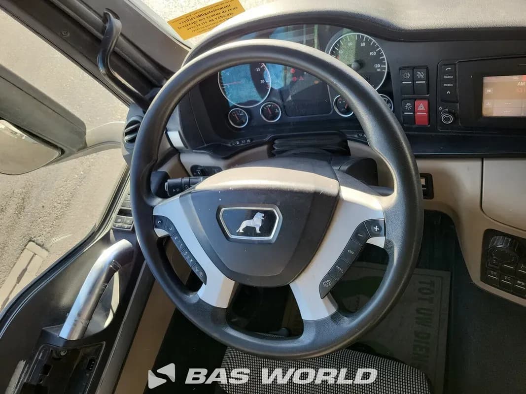 Vehicle media 7
