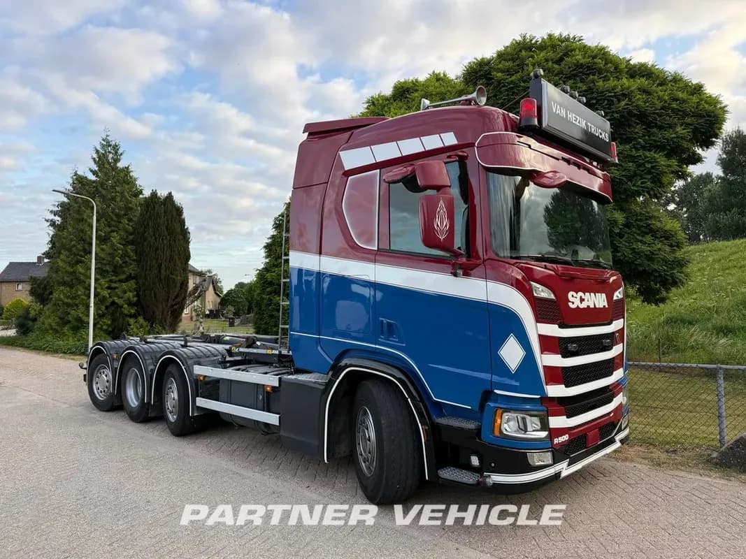 Vehicle media 9