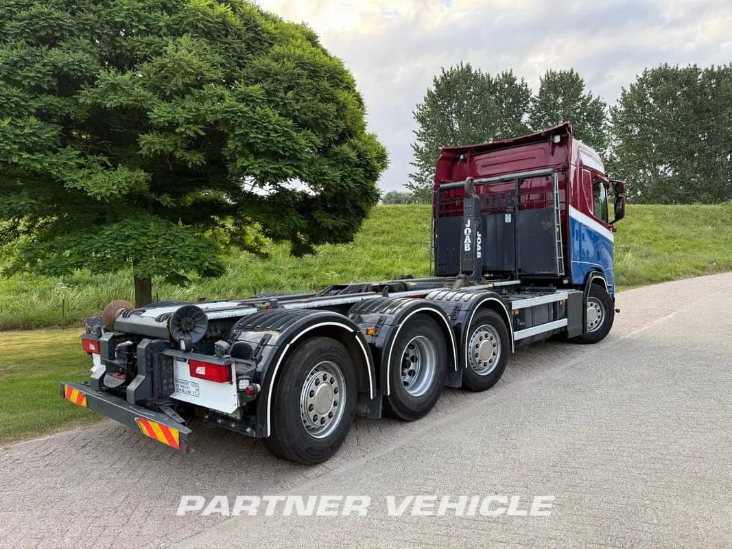 Vehicle media 10